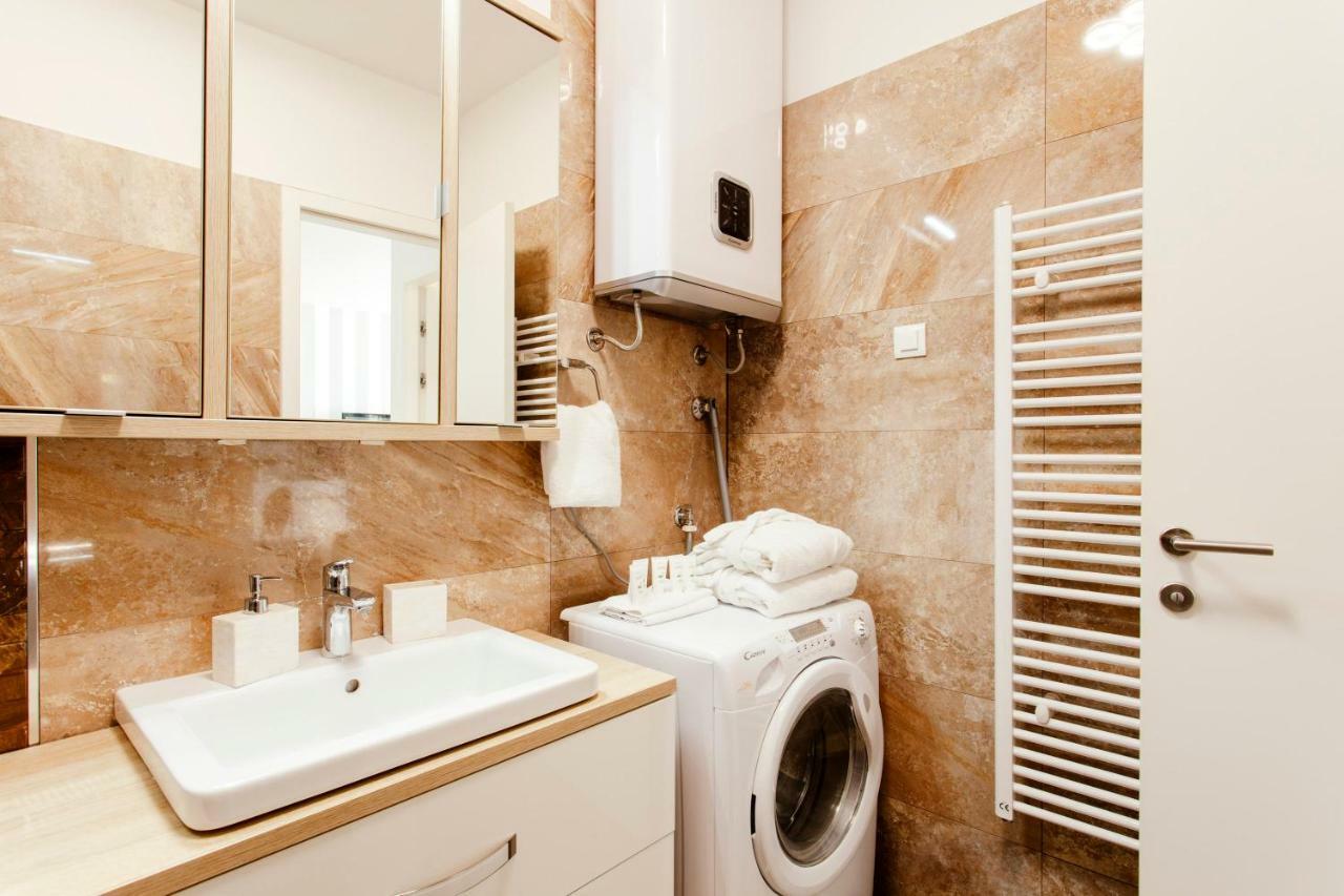 New Luxury Apartment Nives On Seaside Split Exterior photo