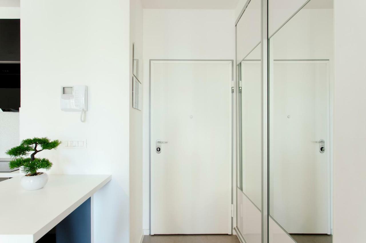 New Luxury Apartment Nives On Seaside Split Exterior photo
