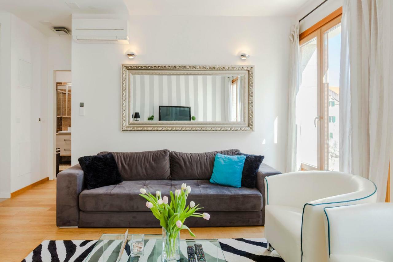 New Luxury Apartment Nives On Seaside Split Exterior photo