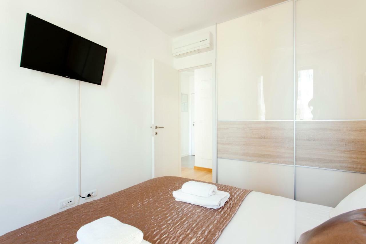 New Luxury Apartment Nives On Seaside Split Exterior photo