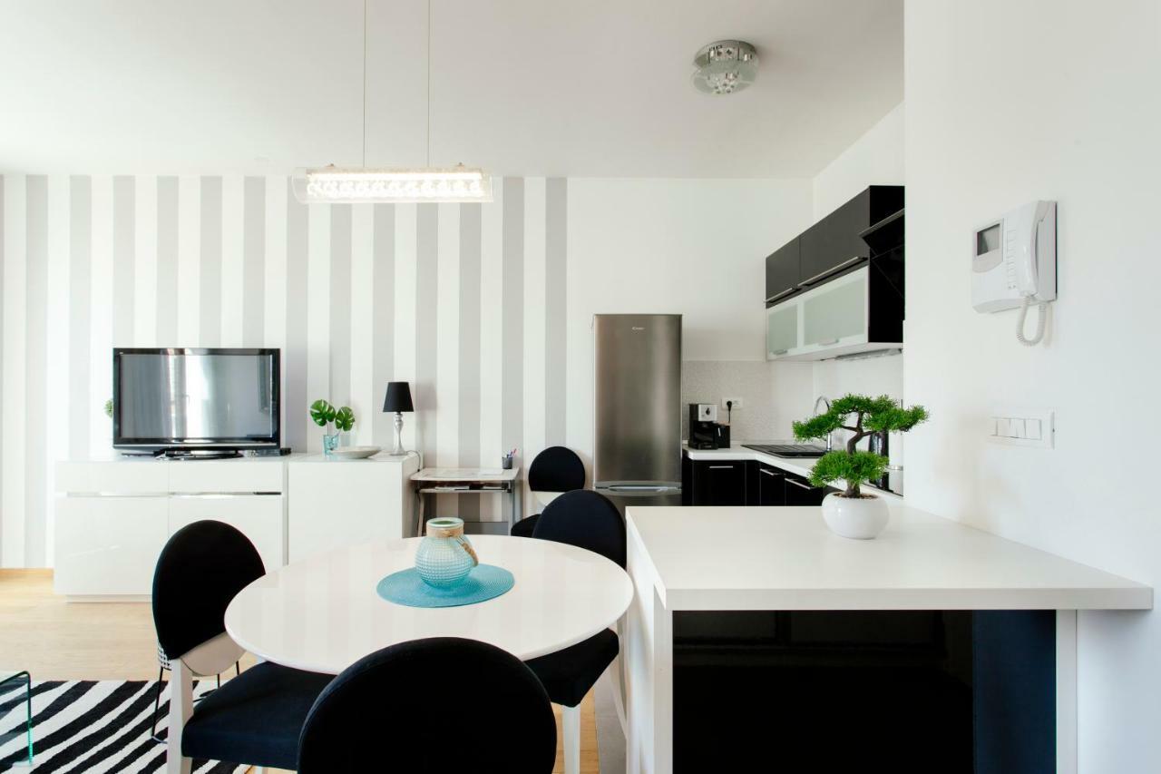 New Luxury Apartment Nives On Seaside Split Exterior photo
